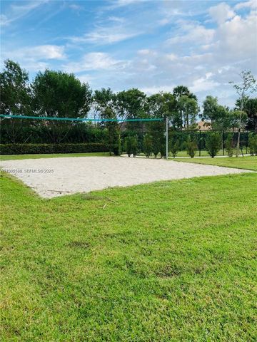 640 Pioneer Way 640, Royal Palm Beach, FL 33411