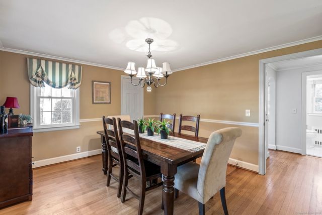 124 Ridgewood Road, Glastonbury, CT 06033