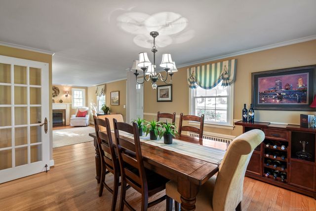 124 Ridgewood Road, Glastonbury, CT 06033