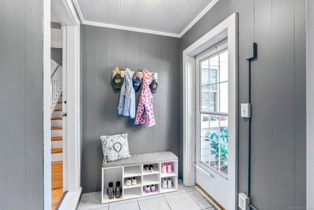 124 Ridgewood Road, Glastonbury, CT 06033