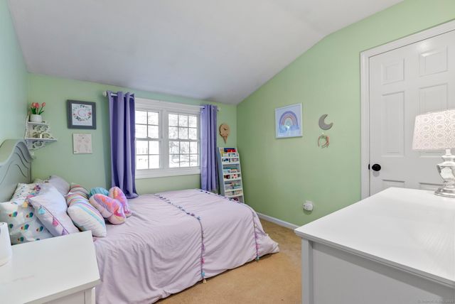 124 Ridgewood Road, Glastonbury, CT 06033