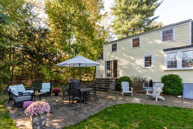 124 Ridgewood Road, Glastonbury, CT 06033