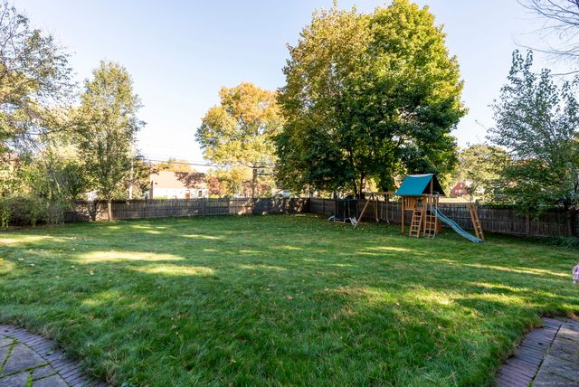 124 Ridgewood Road, Glastonbury, CT 06033