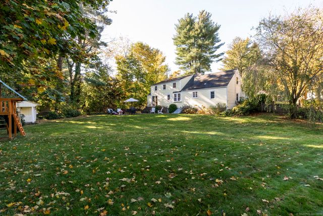 124 Ridgewood Road, Glastonbury, CT 06033