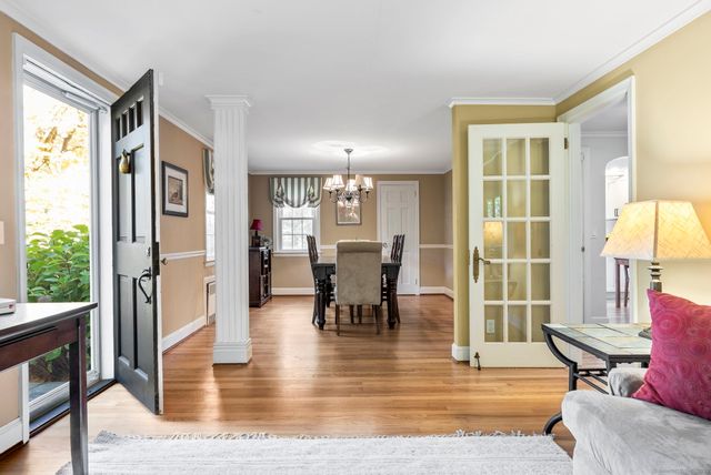 124 Ridgewood Road, Glastonbury, CT 06033