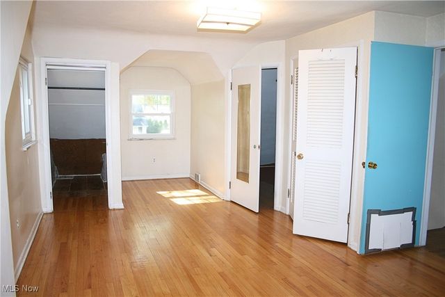 26600 Osborn Road, Bay Village, OH 44140