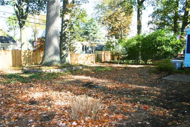 26600 Osborn Road, Bay Village, OH 44140