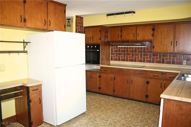 26600 Osborn Road, Bay Village, OH 44140