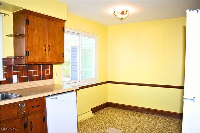 26600 Osborn Road, Bay Village, OH 44140