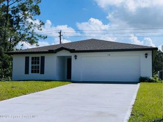 510 Breakwater Street SE, Palm Bay, FL 32909