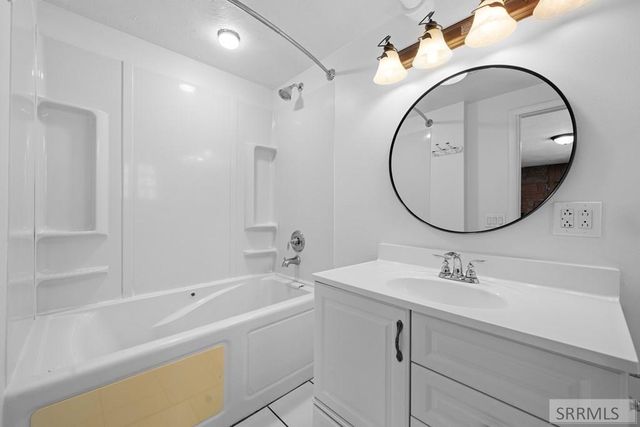 1896 Jeppson Avenue, Idaho Falls, ID 83404