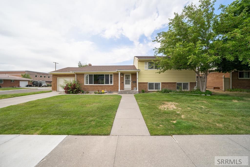 1896 Jeppson Avenue, Idaho Falls, ID 83404