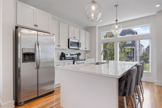 225 Sterling Point Cir, Nashville, TN 37209