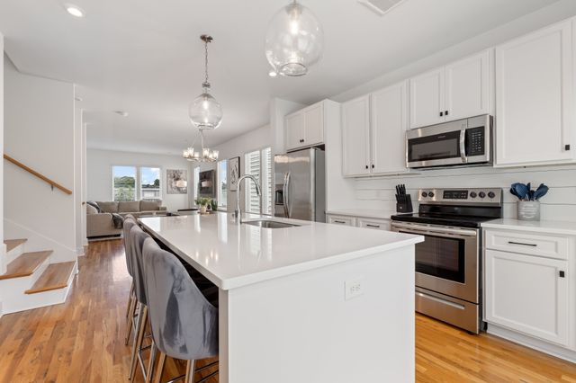 225 Sterling Point Cir, Nashville, TN 37209
