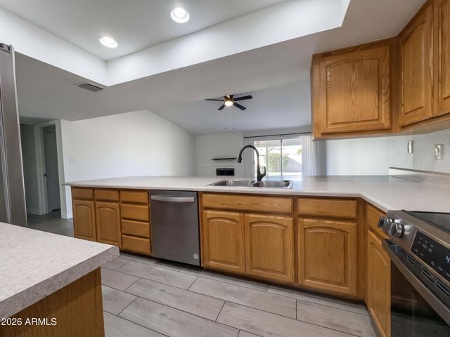 4222 E WINNETKA Drive, Phoenix, AZ 85044