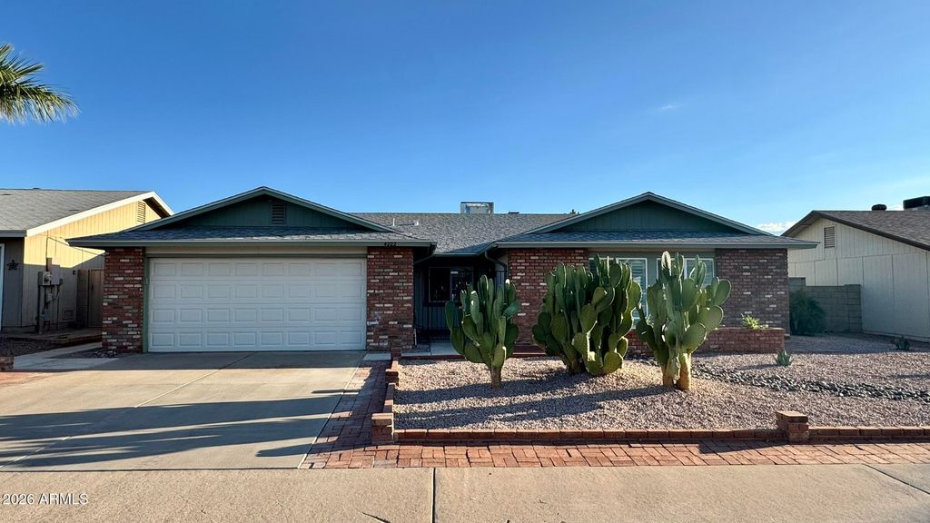 4222 E WINNETKA Drive, Phoenix, AZ 85044