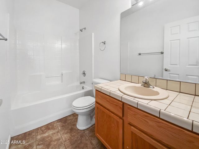 8864 E RAINIER Drive, Gold Canyon, AZ 85118