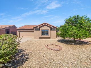 8864 E RAINIER Drive, Gold Canyon, AZ 85118