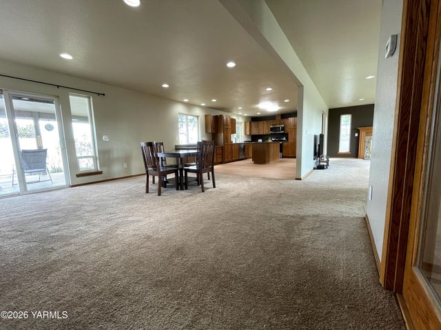 511 Reed St, Zillah, WA 98953