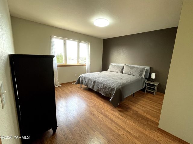 511 Reed St, Zillah, WA 98953