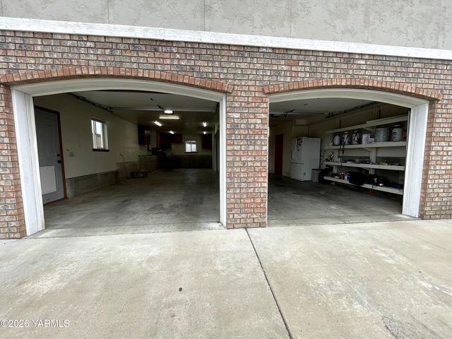 511 Reed St, Zillah, WA 98953