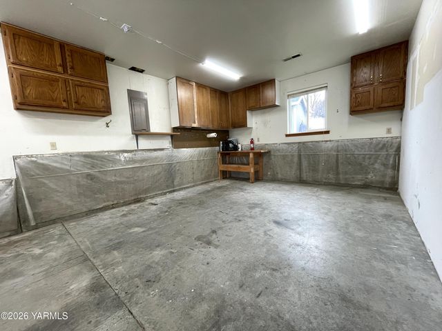 511 Reed St, Zillah, WA 98953