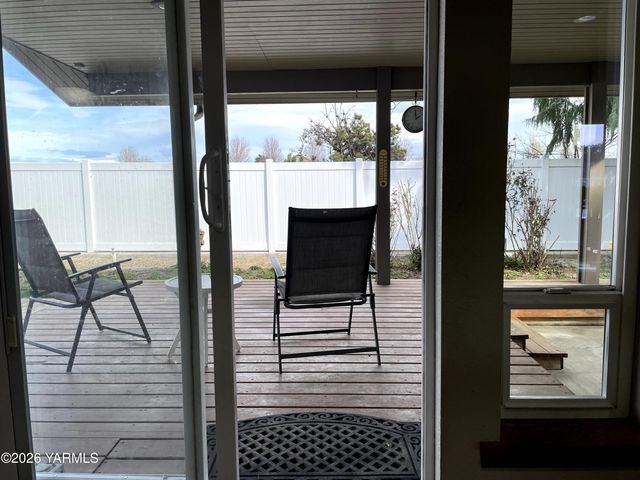 511 Reed St, Zillah, WA 98953