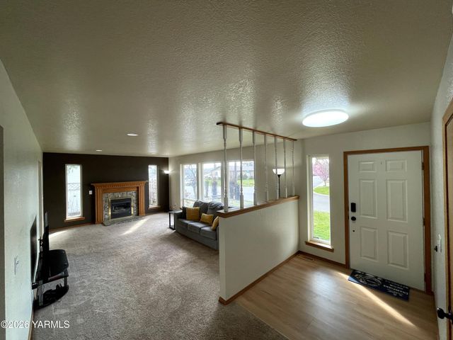 511 Reed St, Zillah, WA 98953