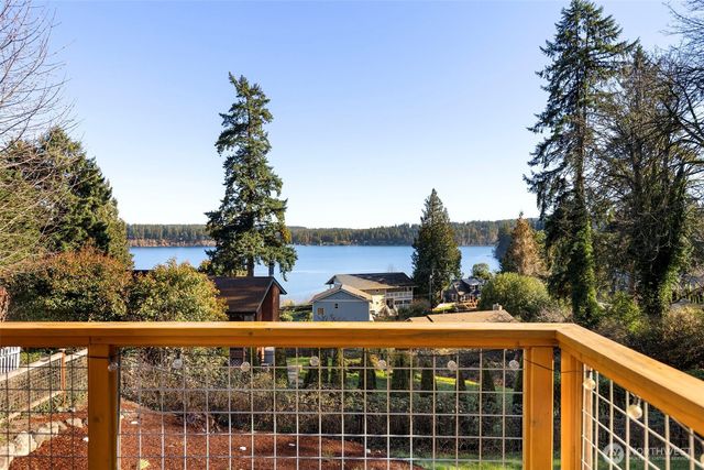 8498 Illahee Road NE, Bremerton, WA 98311