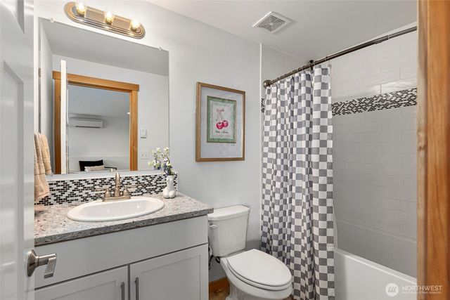 8498 Illahee Road NE, Bremerton, WA 98311