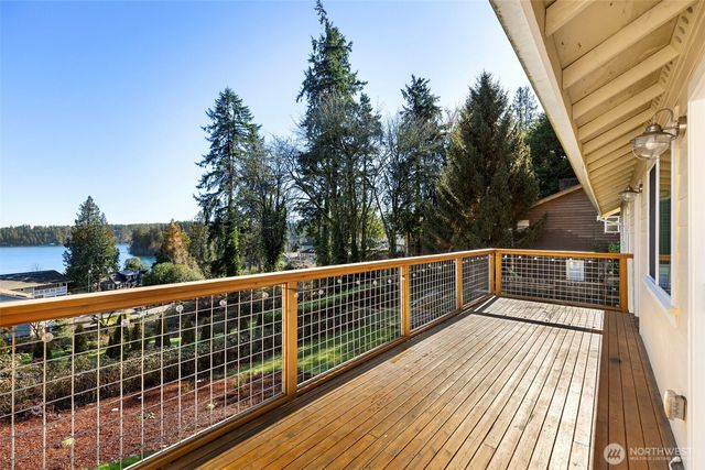 8498 Illahee Road NE, Bremerton, WA 98311