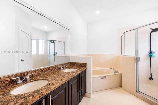 16528 SW 44th St, Miami, FL 33185