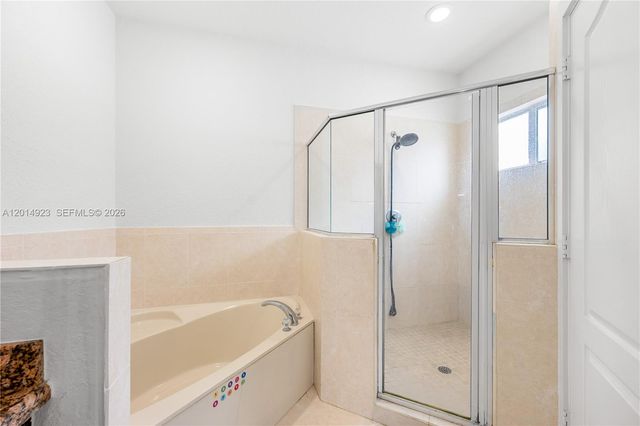 16528 SW 44th St, Miami, FL 33185
