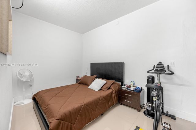 16528 SW 44th St, Miami, FL 33185
