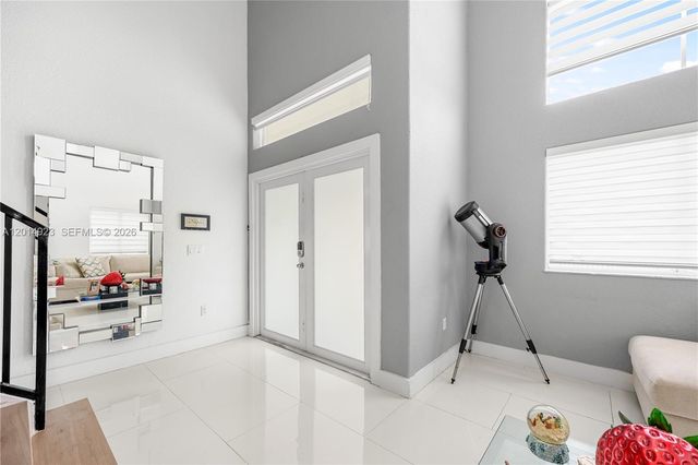 16528 SW 44th St, Miami, FL 33185
