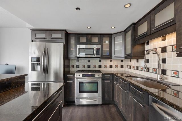 250 E Harbortown Drive 1209, Detroit, MI 48207