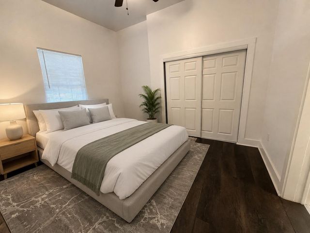 907 E 3rd ST, Austin, TX 78702