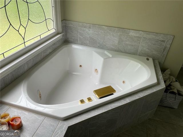 3010 Lakeside Court, Johns Creek, GA 30005