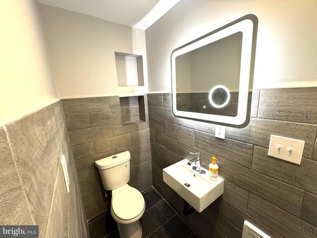 2957 N SYDENHAM ST, Philadelphia, PA 19132