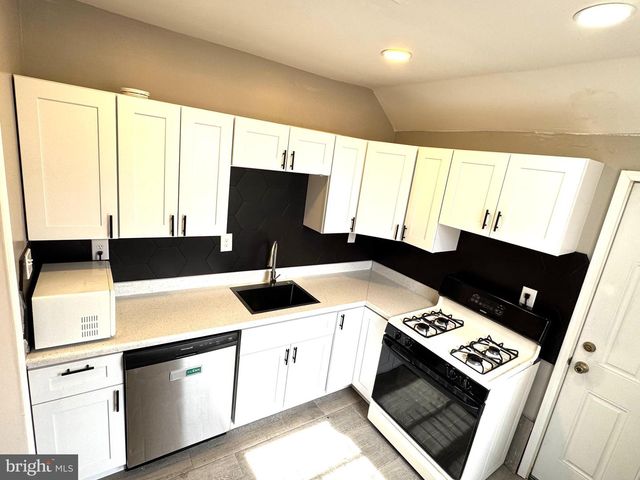 2957 N SYDENHAM ST, Philadelphia, PA 19132