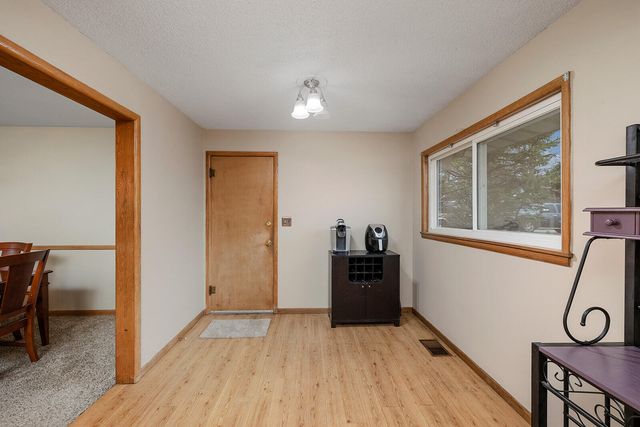 2541 S Luster Avenue, Springfield, MO 65804