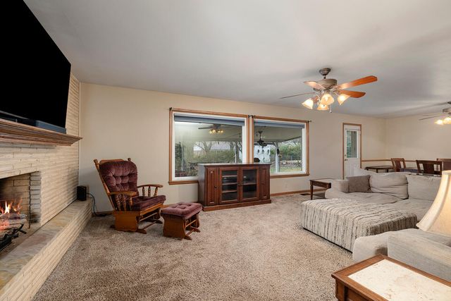 2541 S Luster Avenue, Springfield, MO 65804