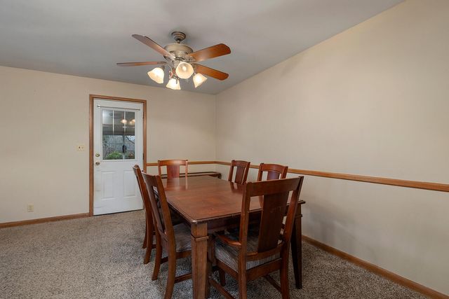 2541 S Luster Avenue, Springfield, MO 65804