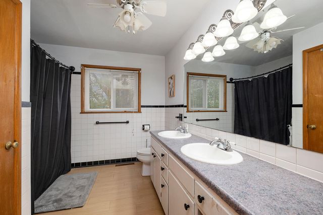 2541 S Luster Avenue, Springfield, MO 65804