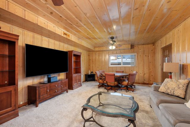 2541 S Luster Avenue, Springfield, MO 65804