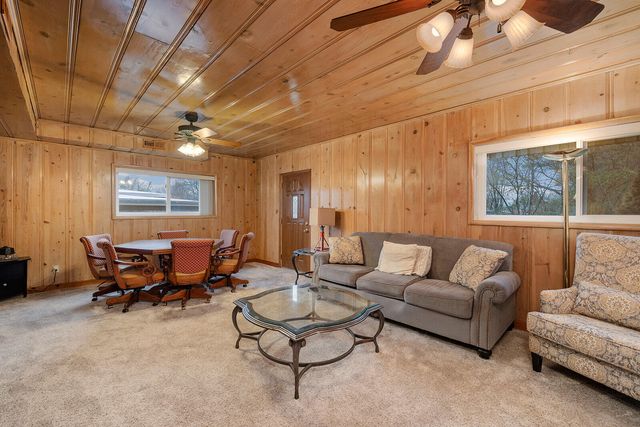 2541 S Luster Avenue, Springfield, MO 65804