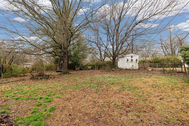 2541 S Luster Avenue, Springfield, MO 65804