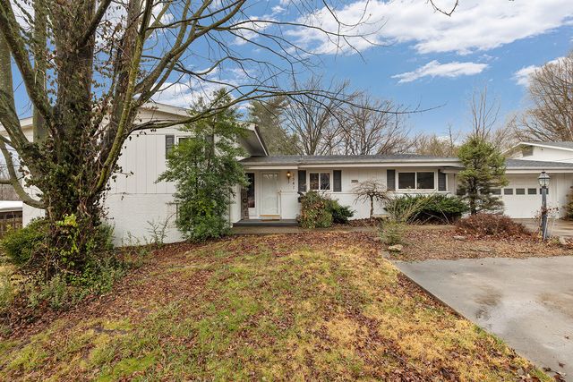 2541 S Luster Avenue, Springfield, MO 65804