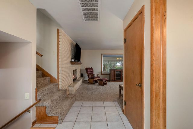 2541 S Luster Avenue, Springfield, MO 65804