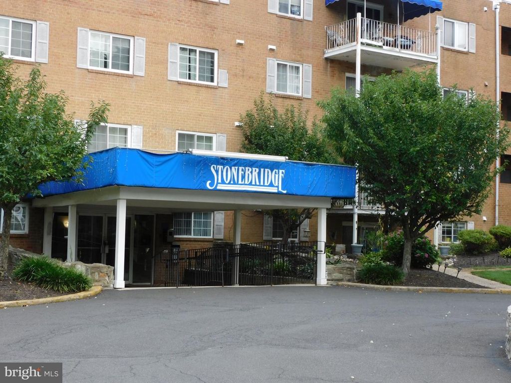 300 BYBERRY RD #L14, Philadelphia, PA 19116 — exterior